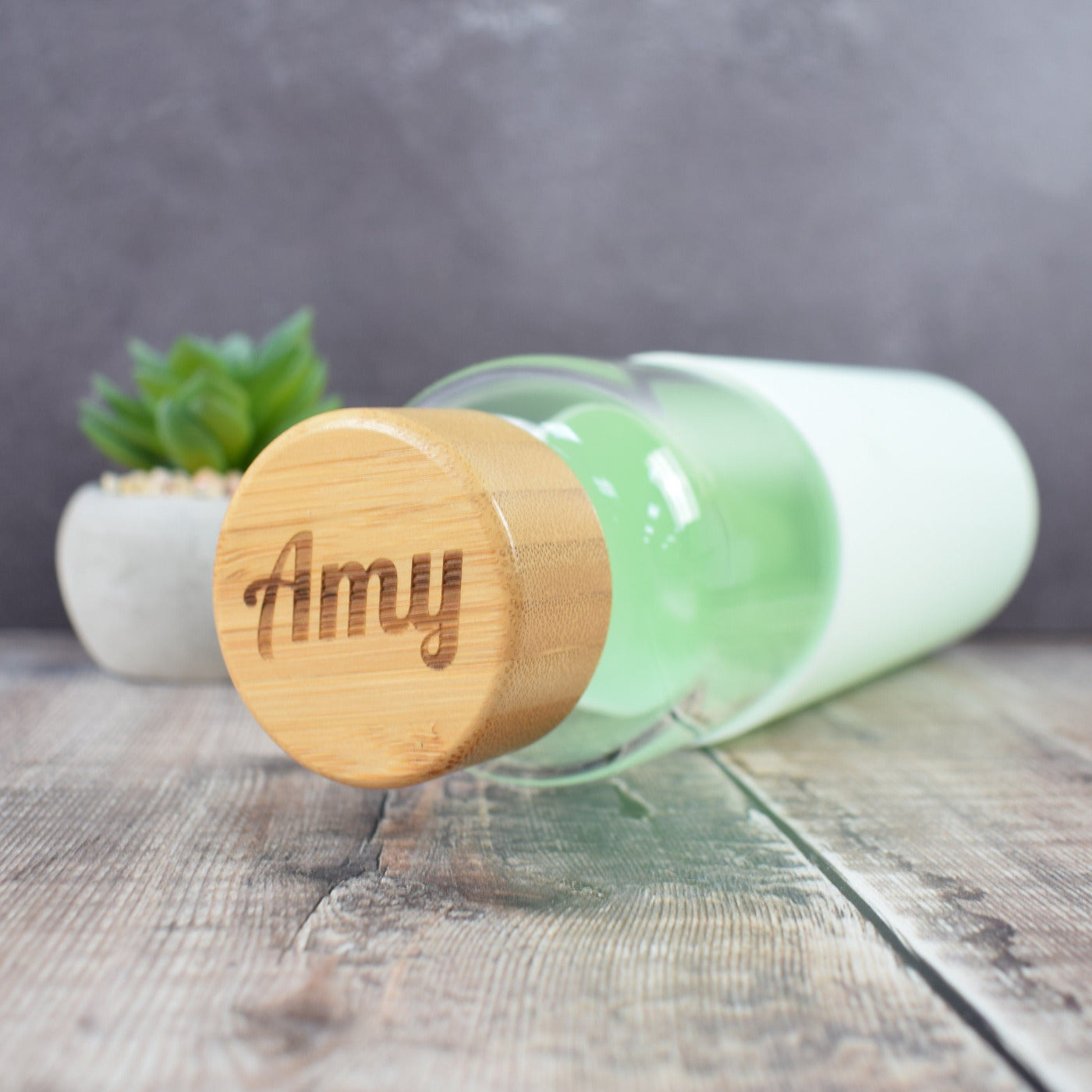 Personalised Glass Water Bottle ENGRAVED 600ml Water Bottles - Mint Green Glass Drinks Bottle, Gym Gift Coach Gift, Reusable Bottle